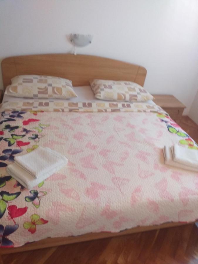 Guest House Silvia Rab Town Exterior photo