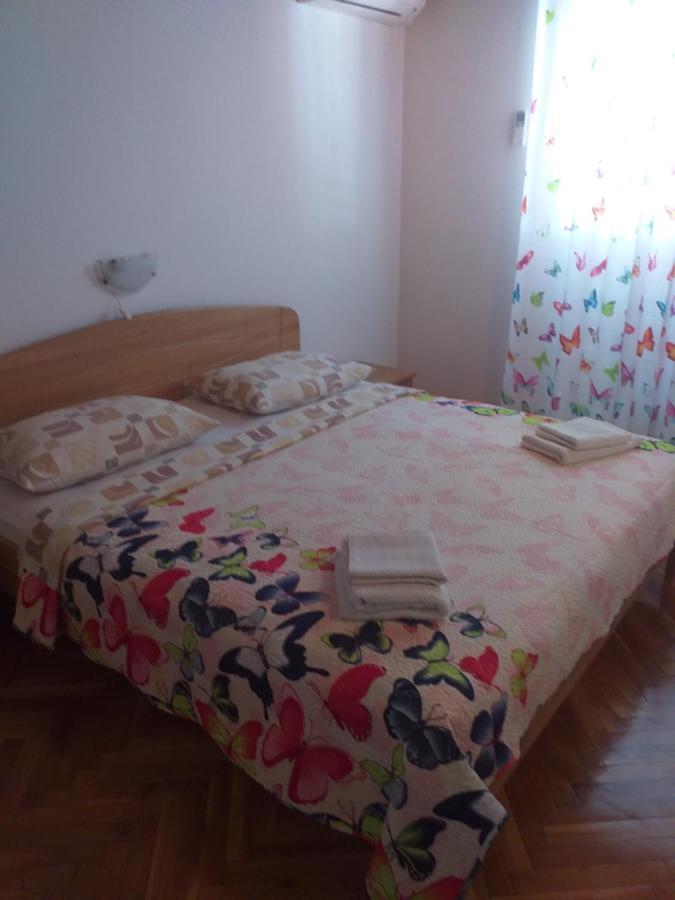 Guest House Silvia Rab Town Exterior photo