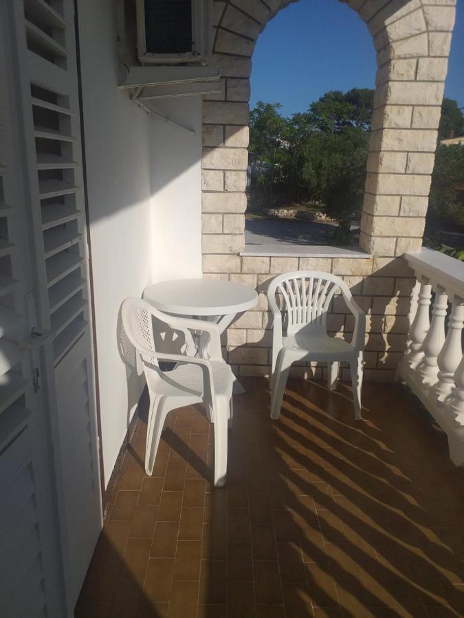 Guest House Silvia Rab Town Exterior photo