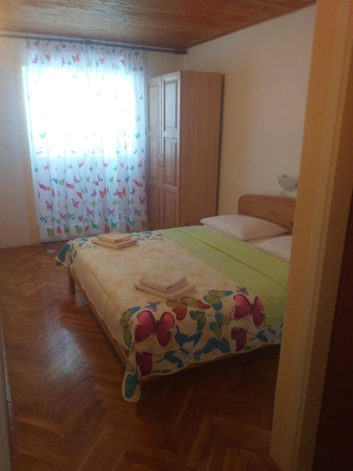 Guest House Silvia Rab Town Exterior photo