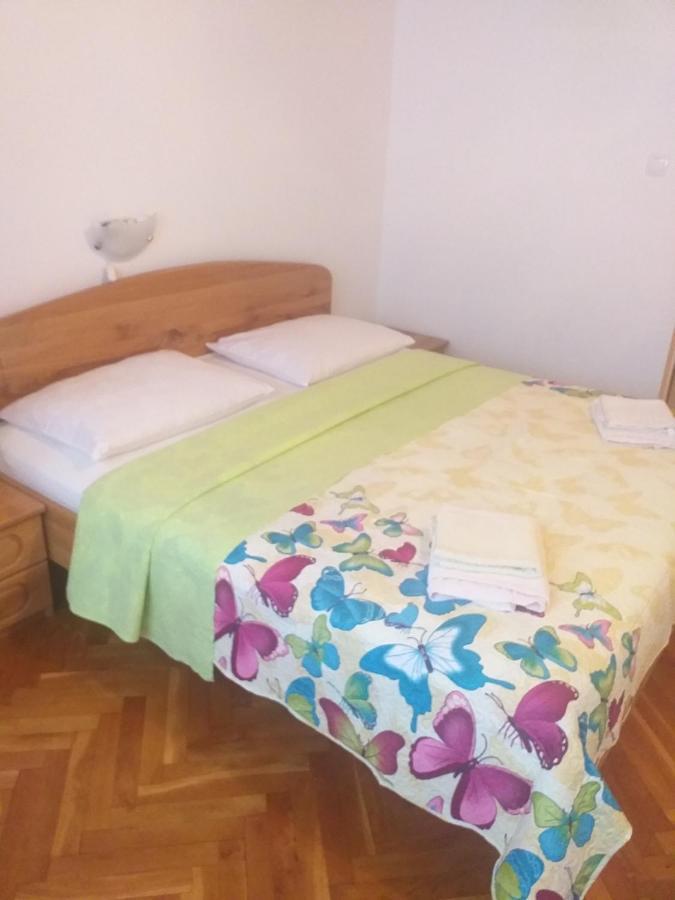 Guest House Silvia Rab Town Exterior photo