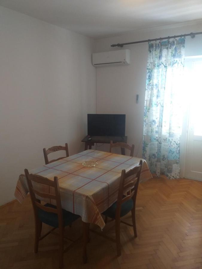 Guest House Silvia Rab Town Exterior photo