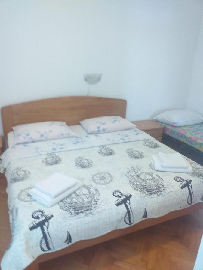 Guest House Silvia Rab Town Exterior photo
