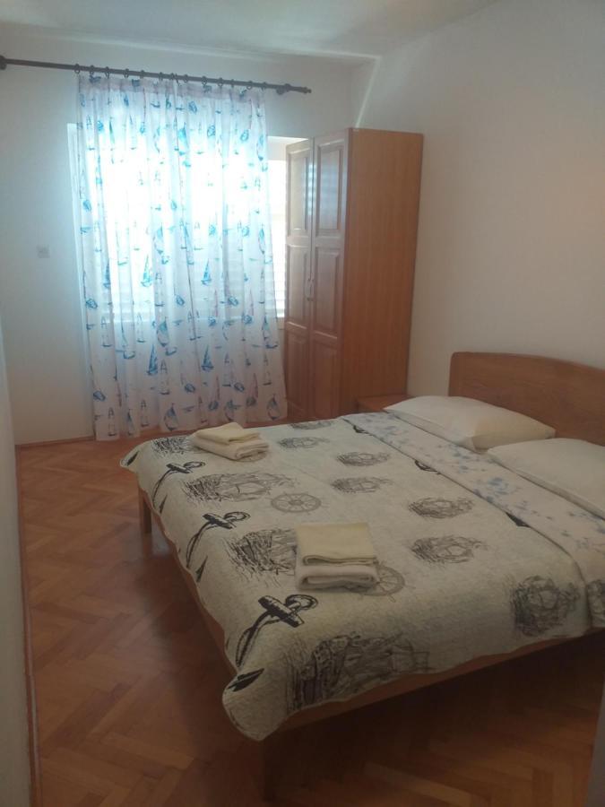 Guest House Silvia Rab Town Exterior photo